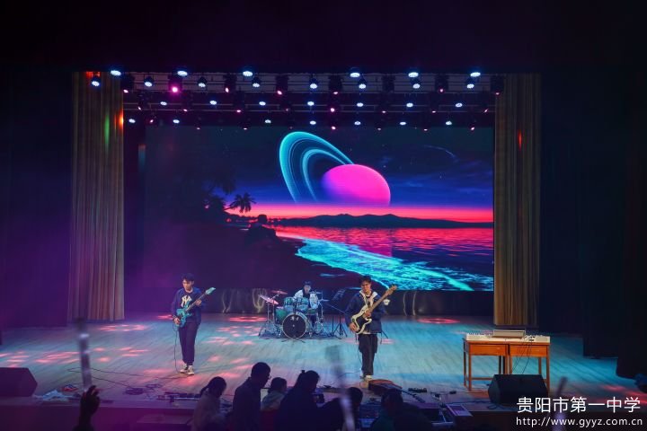 图2《crush》.jpg