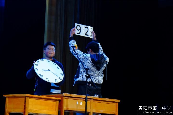 图13《魔术秀》.jpg