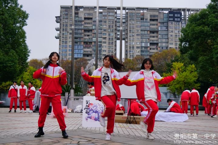 图19形同虚社嘉年华现场.jpg