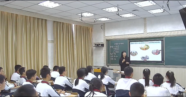 3侯娅静老师授课.png
