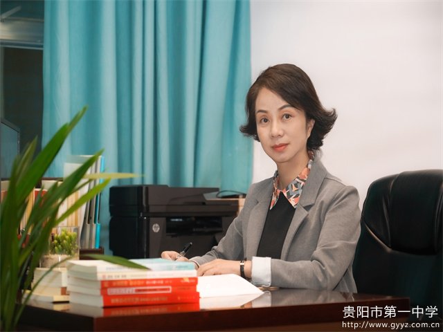 杨玲书记.jpg