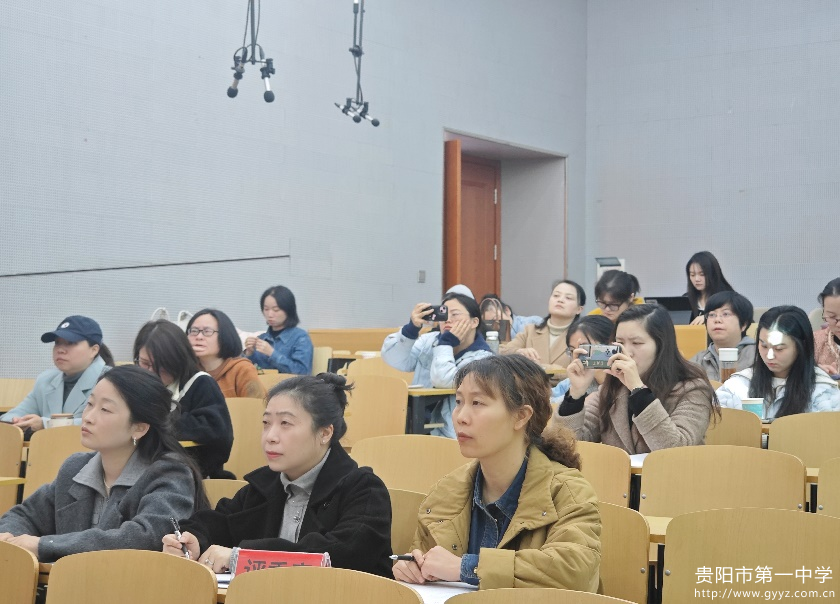 图2 评委评审.png